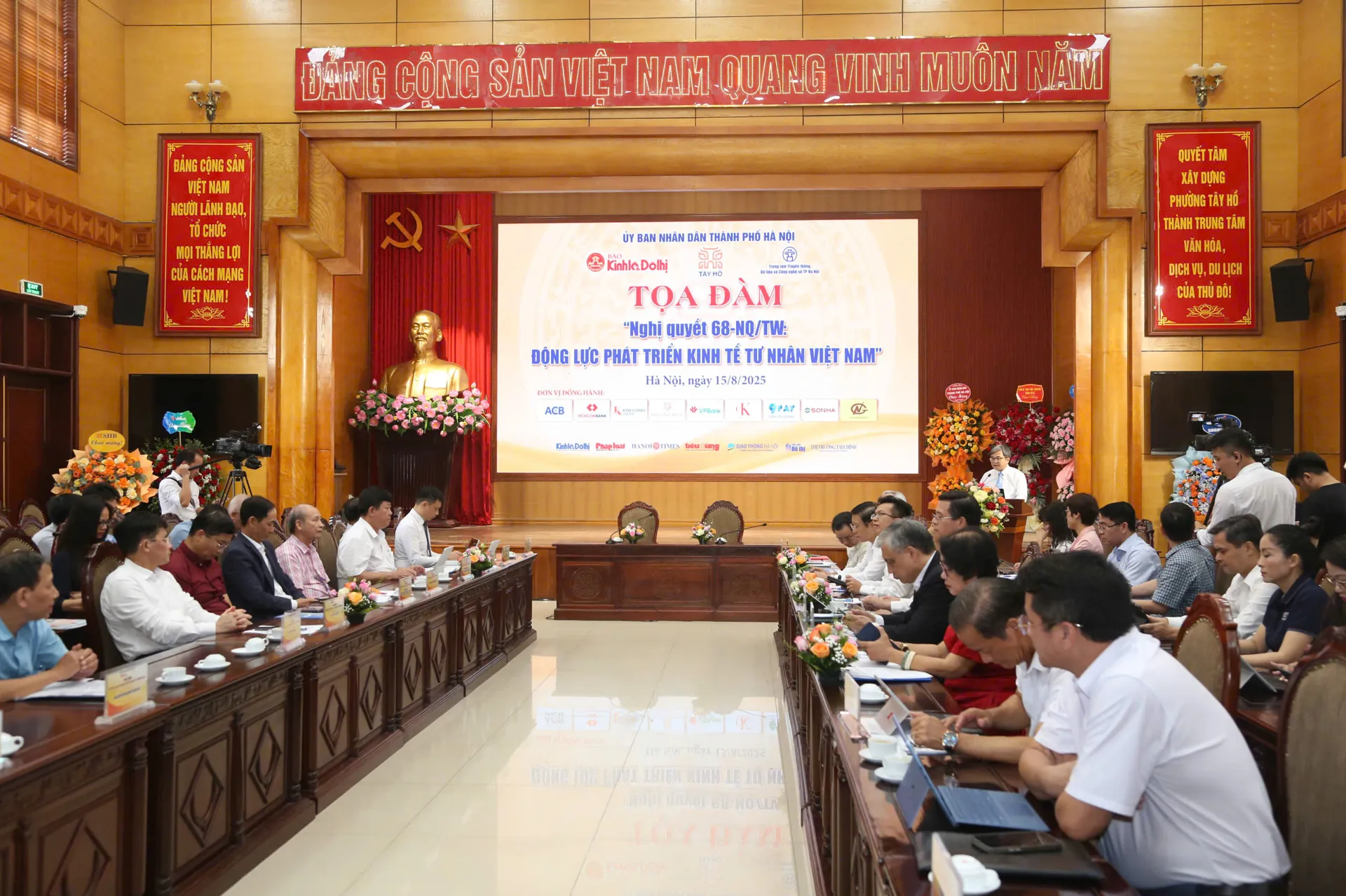anh-toa-dam-1755257186.webp