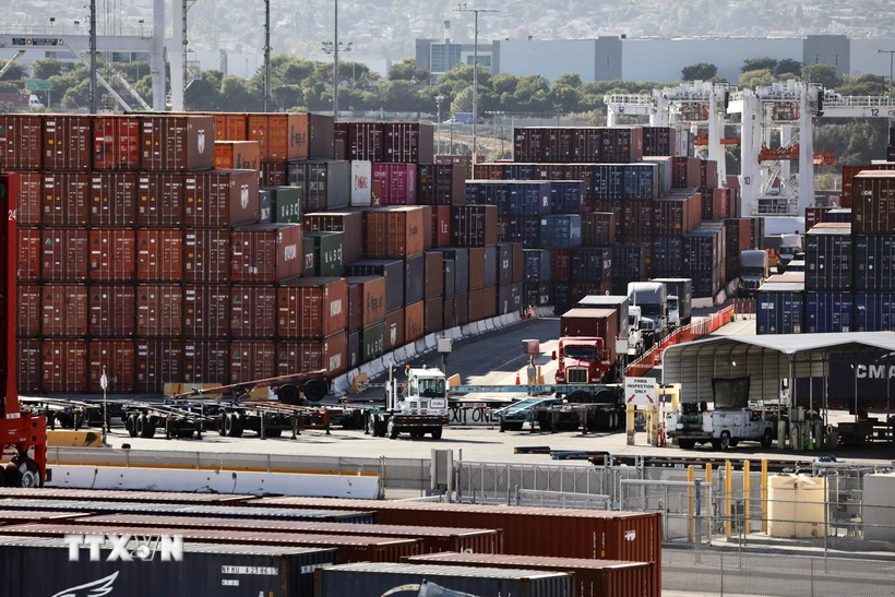 doanh-nghiep-tai-canada-chuyen-huong-cat-tru-hang-de-tranh-thue-my