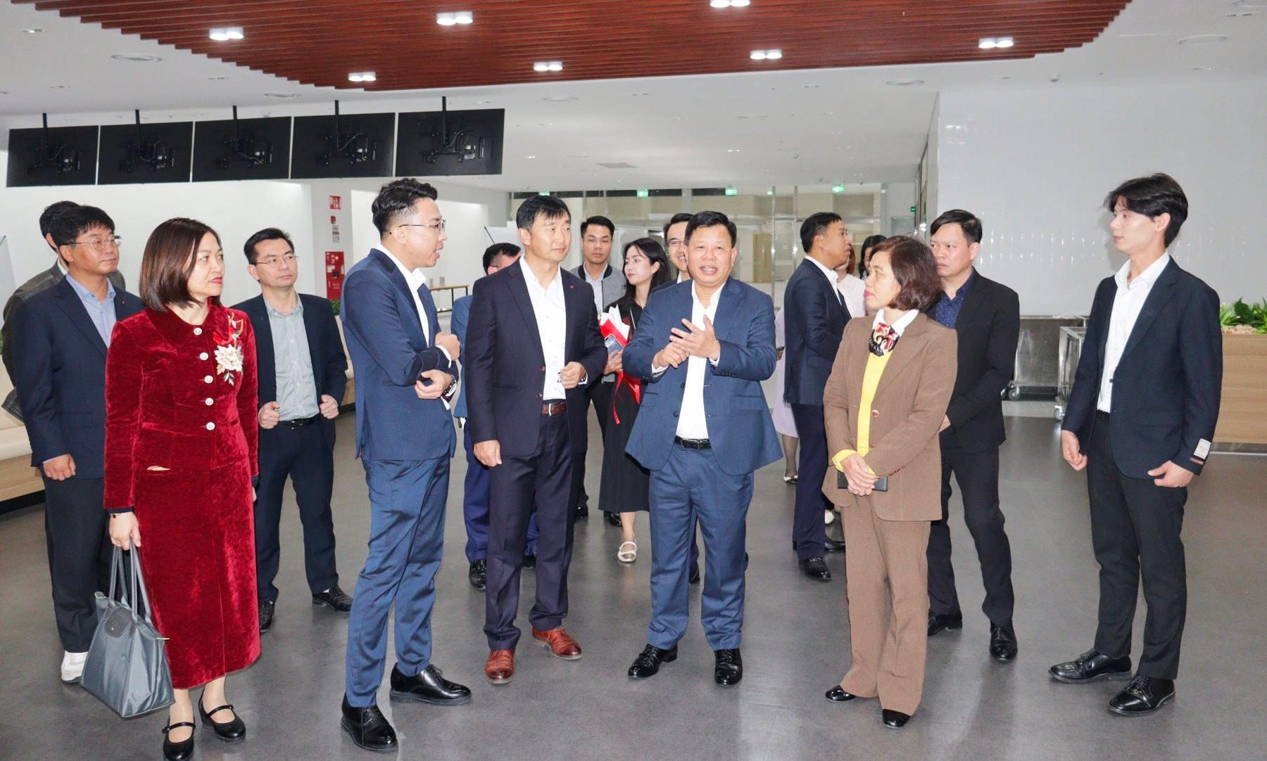 hai-phong-tang-cuong-ho-tro-phap-ly-cho-doanh-nghiep-nho-va-vua-ho-kinh-doanh