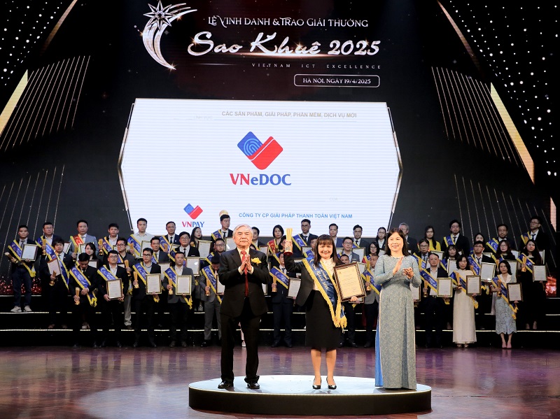 VNeDOC-dat-danh-hieu-San-Pham-xuat-sac-tai-Sao-Khue-2025-sửa.jpg