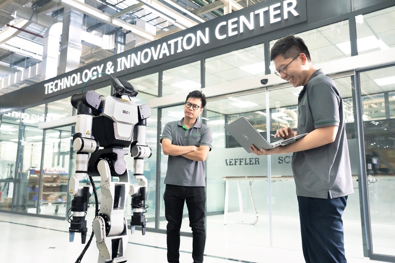 gop-phan-nang-tam-vi-the-nganh-san-xuat-tai-viet-nam-tam-nhin-cua-schaeffler-ve-doi-moi-sang-tao-so-hoa-va-phat-trien-ben-vung