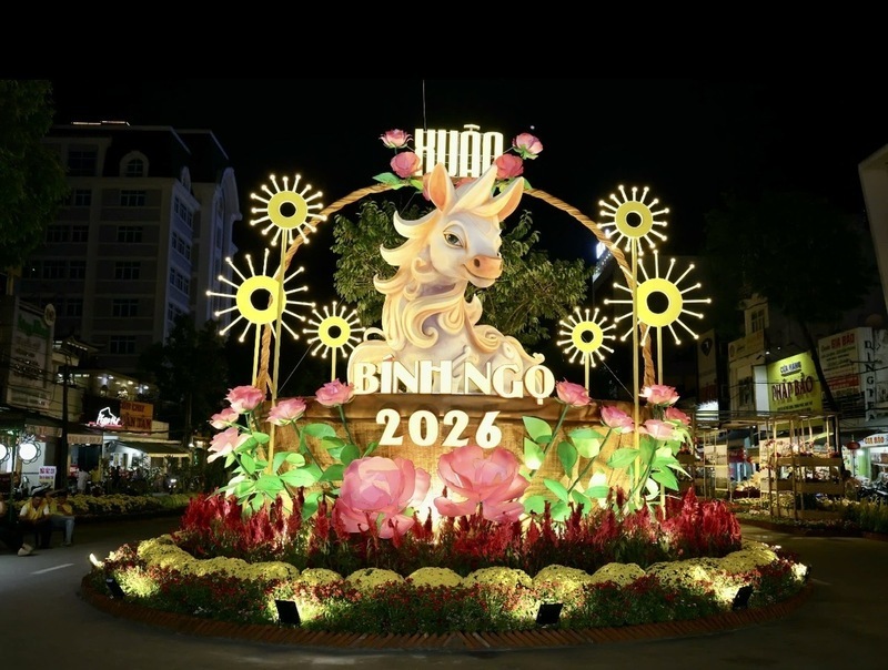 thieng-lieng-3-chu-tet-sum-vay