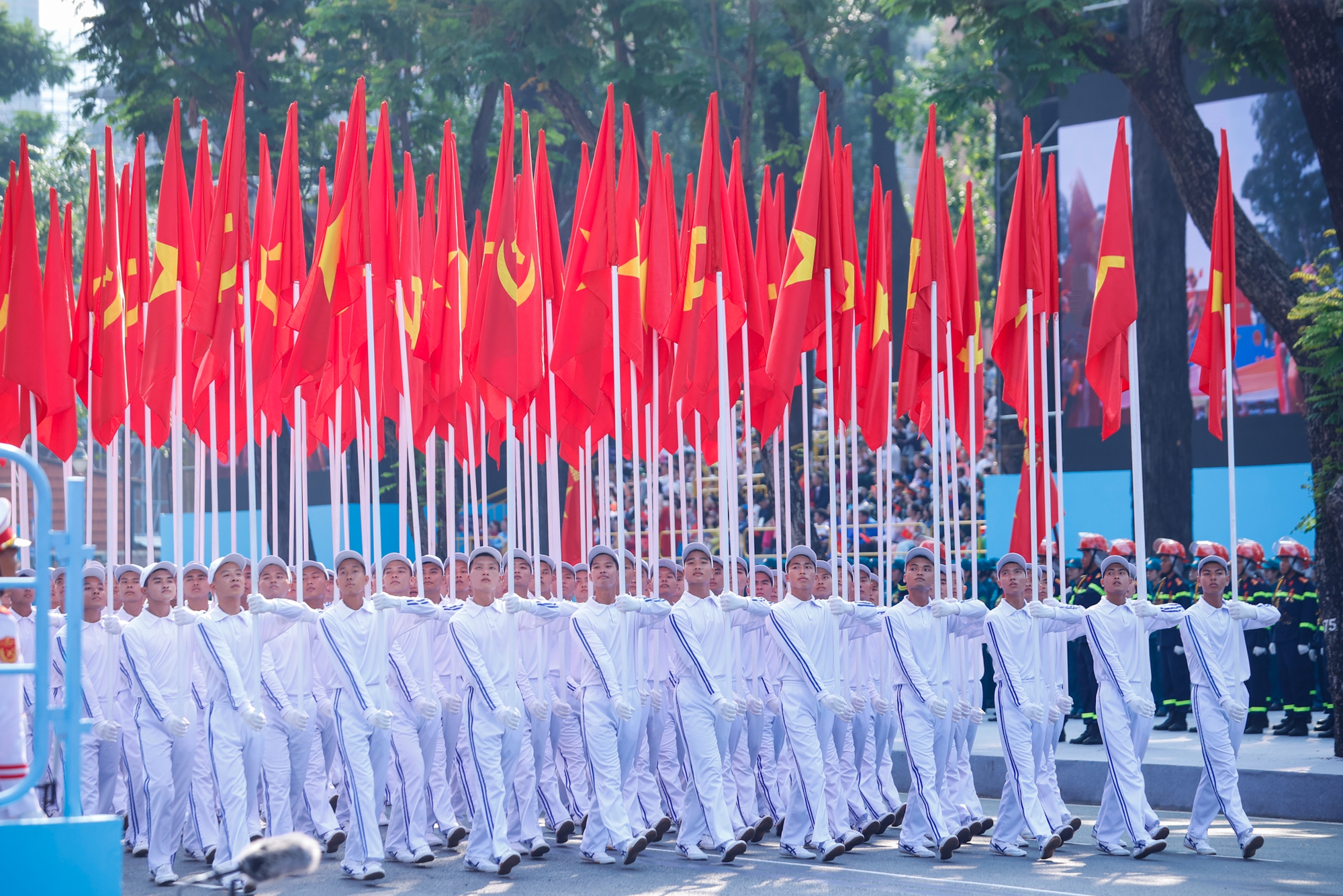 lanh-dao-cac-chinh-dang-cac-nuoc-gui-thu-dien-chuc-mung-nhan-ky-niem-50-nam-ngay-giai-phong-mien-nam-thong-nhat-dat-nuoc