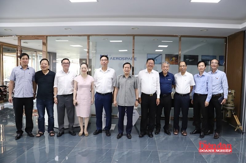 doan-cong-tac-cua-vcci-tham-va-lam-viec-tai-tap-doan-mk