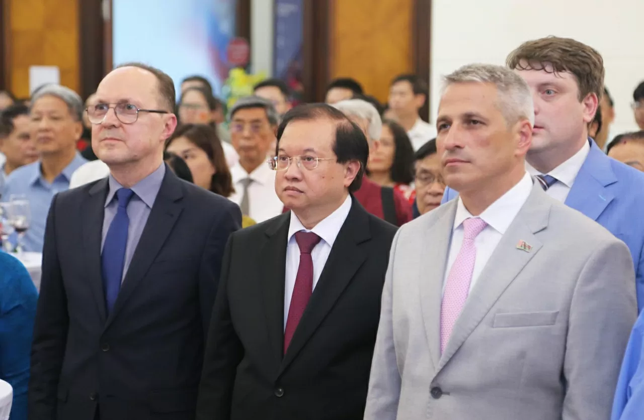 moi-quan-he-huu-nghi-viet-nam-lien-bang-nga-se-tiep-tuc-phat-trien-manh-me-thinh-vuong