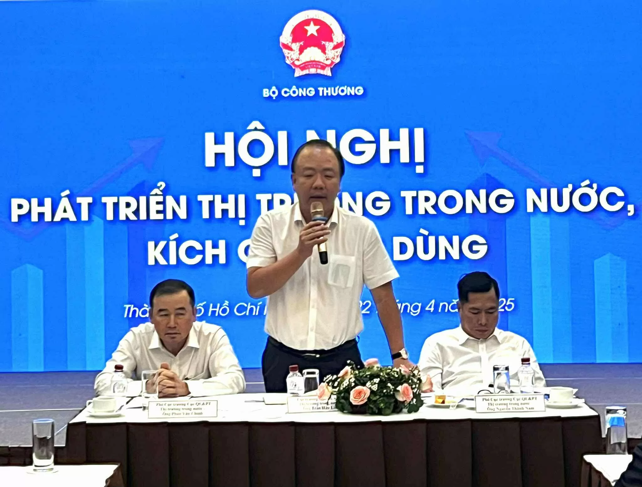 phat-trien-thi-truong-trong-nuoc-mang-y-nghia-song-con