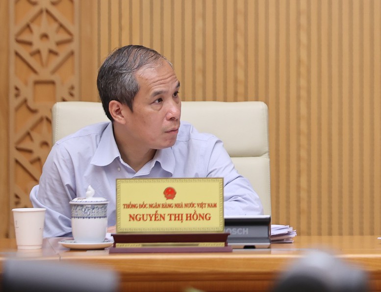 cong-tac-dieu-hanh-cua-ngan-hang-nha-nuoc-truoc-ap-luc-lai-suat-ty-gia-gia-vang