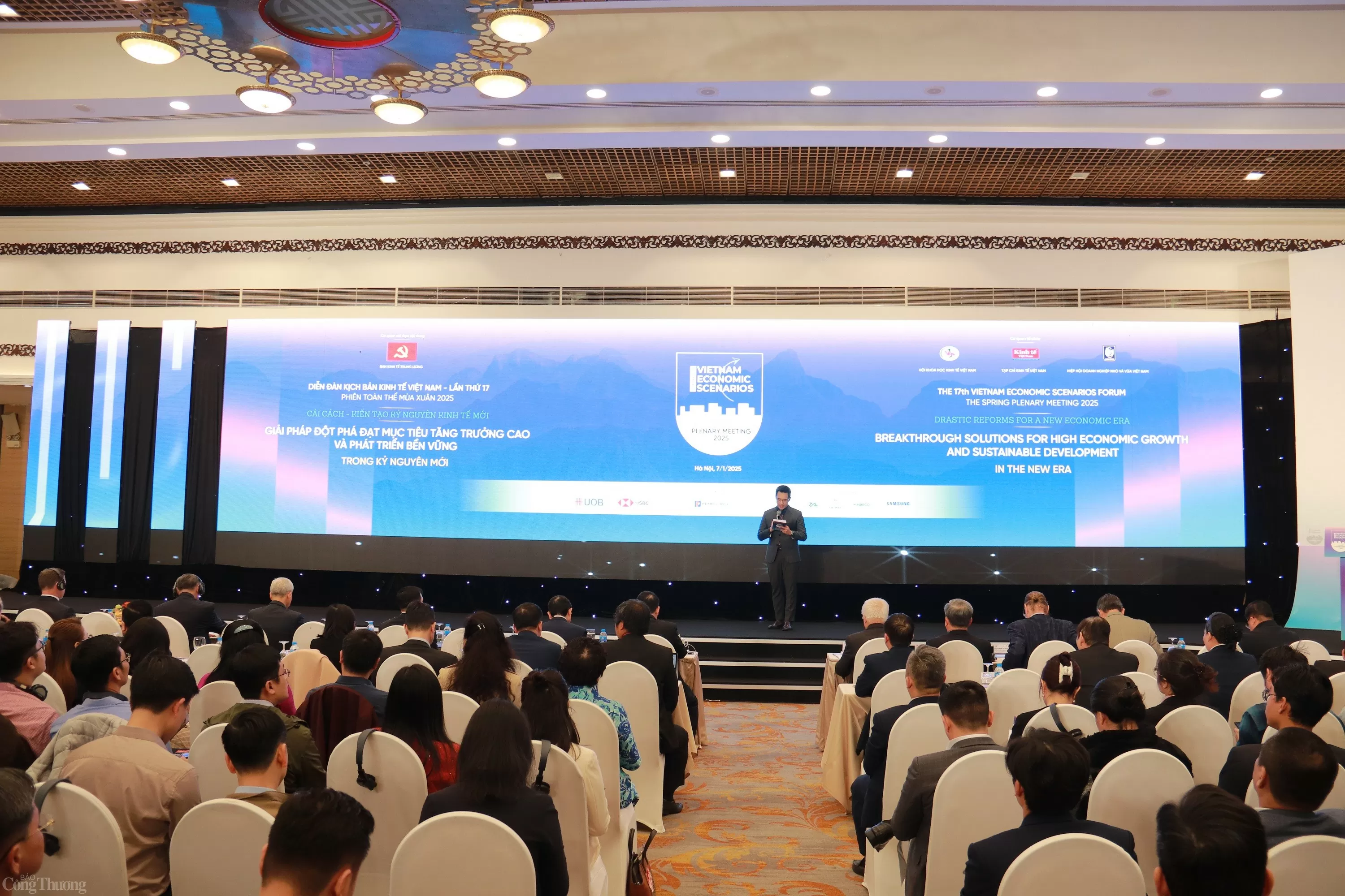 khai-mac-dien-dan-kich-ban-kinh-te-viet-nam