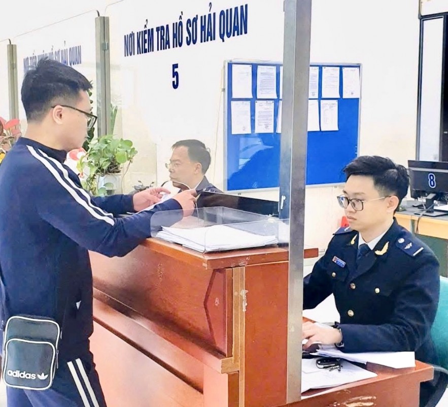 doanh-nghiep-huong-loi-lon-tu-dot-cai-cach-thu-tuc-hai-quan-moi-cua-bo-tai-chinh