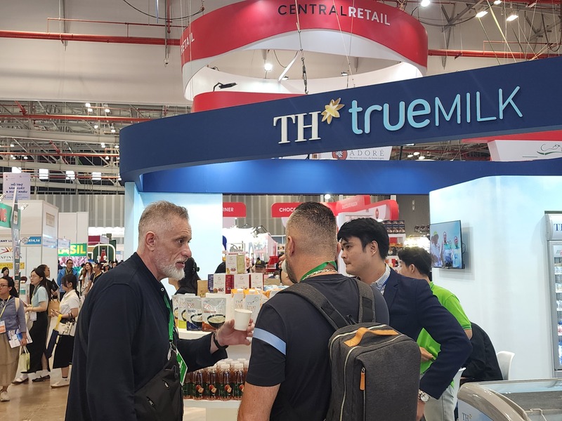 th-true-milk-minh-bach-chuoi-gia-tri-khi-tiep-can-nha-mua-quoc-te