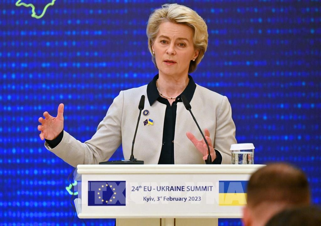 eu-cong-bo-ke-hoach-tai-vu-trang-tri-gia-800-ty-euro