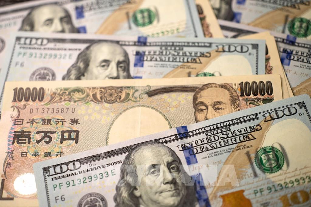 nha-dau-tu-toan-cau-quay-xe-voi-dong-yen-giua-loat-bat-on-kinh-te