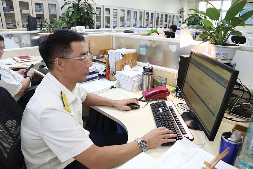 so-tay-huong-dan-nghiep-vu-dong-hanh-ho-tro-ho-ca-nhan-kinh-doanh-tuan-thu-tu-nguyen-phap-luat-thue