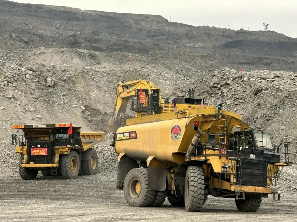 nganh-than-thi-dua-ngay-dau-xuan-de-dat-tang-truong-2-con-so