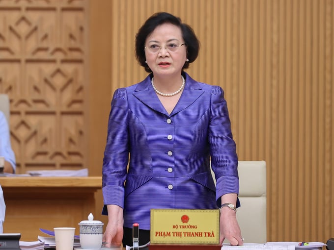 bao-cao-bo-chinh-tri-viec-dieu-chinh-luong-phu-cap