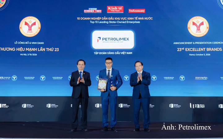 petrolimex-duoc-vinh-danh-doanh-nghiep-dan-dau-khu-vuc-kinh-te-nha-nuoc