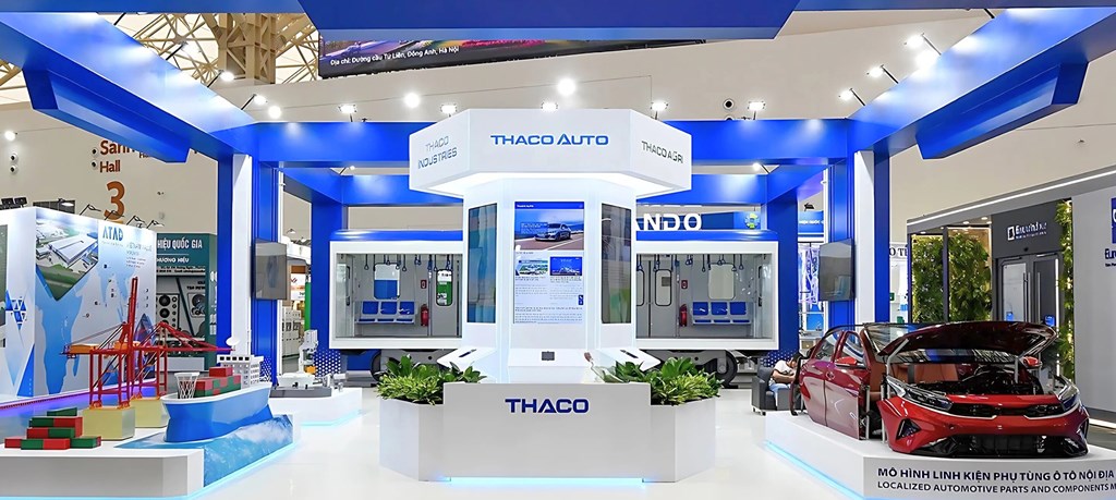 THACO giới thiệu mô hình toa tàu, robot và cảng biển tại triển lãm 80 năm