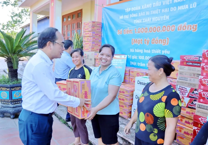 petrolimex-ung-ho-2-ty-dong-toi-nguoi-dan-vung-lu-thai-nguyen-va-lang-son