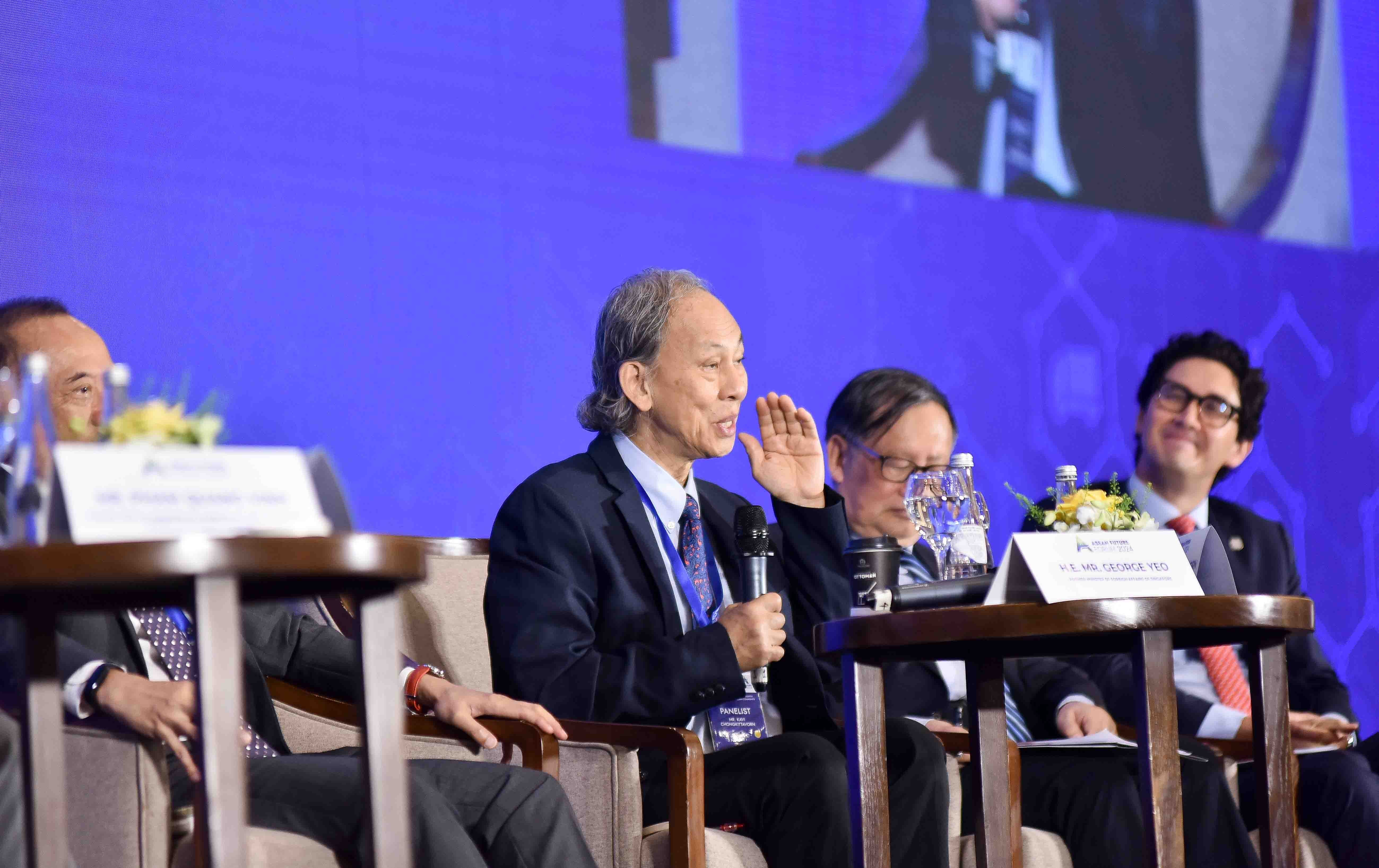 Chuyên gia hàng đầu về ASEAN: Việt Nam - 'Nhà vô địch mà khu vực từng không biết mình đang rất cần'