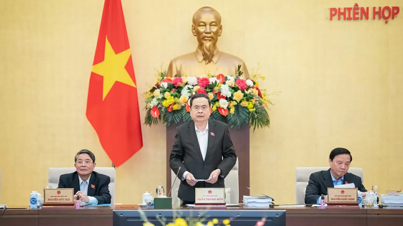 tap-trung-xem-xet-cac-luat-nghi-quyet-phuc-vu-cho-viec-sap-xep-tinh-gon-bo-may-trinh-quoc-hoi-tai-ky-hop-bat-thuong-9