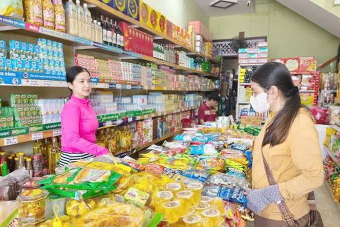 Trường hợp doanh thu năm 2026 vượt ngưỡng, hộ kinh doanh có phải đổi phương pháp tính thuế không?