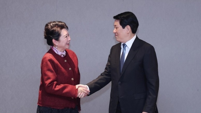 tuan-le-cap-cao-apec-2025-chu-tich-nuoc-luong-cuong-tiep-va-lam-viec-voi-cac-tap-doan-lon
