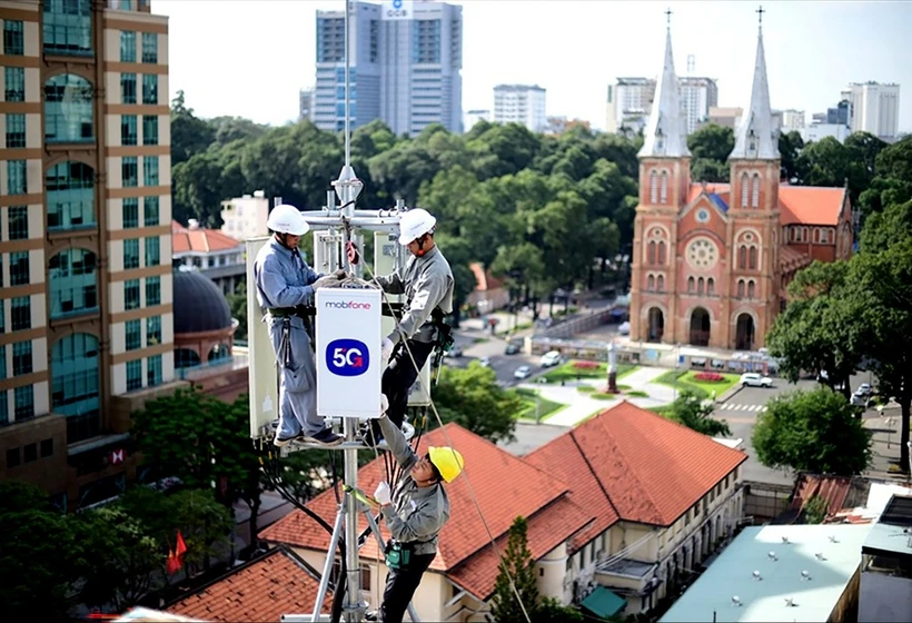 mobifone-tro-lai-duong-dua-cung-cap-dich-vu-vien-thong-va-cac-dich-vu-so