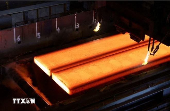 my-ap-thue-25-doi-voi-nhom-va-thep-nhap-khau-canh-bac-day-rui-ro