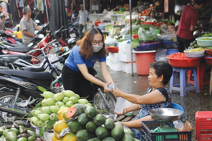 xu-ly-nghiem-hanh-vi-co-tinh-thanh-toan-bang-tien-mat-de-tron-thue