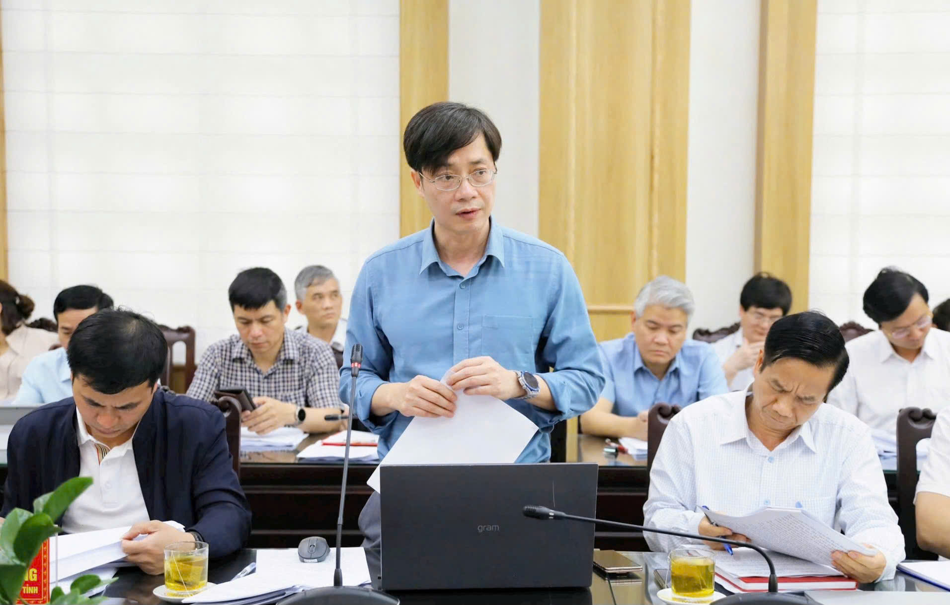 Ong_Nguyn_Trng_Tu_Giam_c_S_Tai_chinh_Hi_Dng_bao_cao_tinh_hinh_thc_him_nhim_v_kinh_t_-_xa_hi_qu_I.2025.jpg
