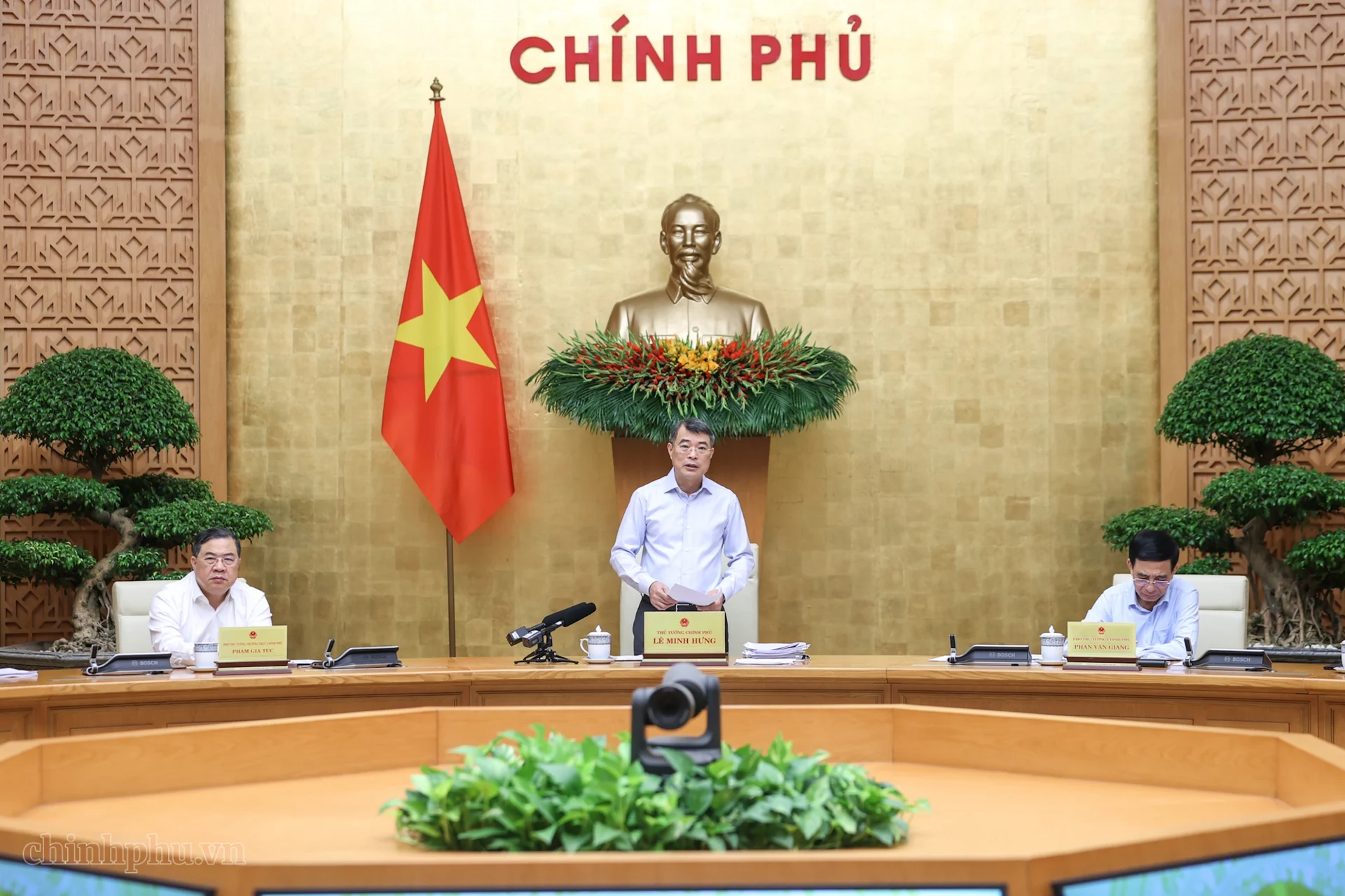Thủ tướng: Phải 'tăng tốc, bứt phá' để hoàn thành mục tiêu năm 2026