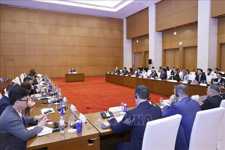 chu-tich-quoc-hoi-tran-thanh-man-tiep-doan-doanh-nghiep-hoi-dong-kinh-doanh-chau-au-asean