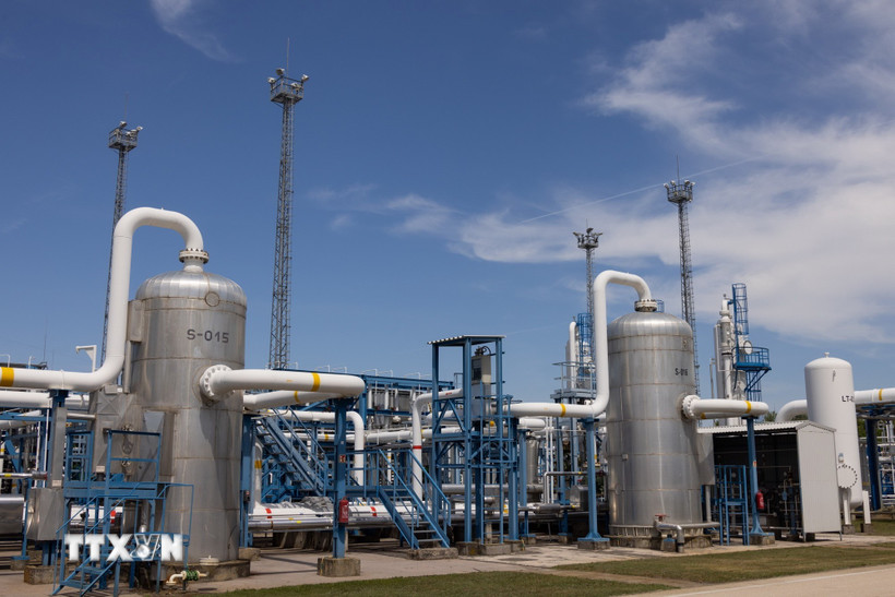 sau-con-sot-gia-dau-gia-khi-dot-tai-chau-au-tang-vot-30