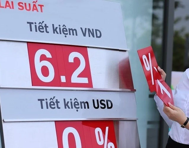 ngan-hang-truoc-ap-luc-moi-lai-suat-tang-cao-nguoi-dan-tri-hoan-nhu-cau-tin-dung