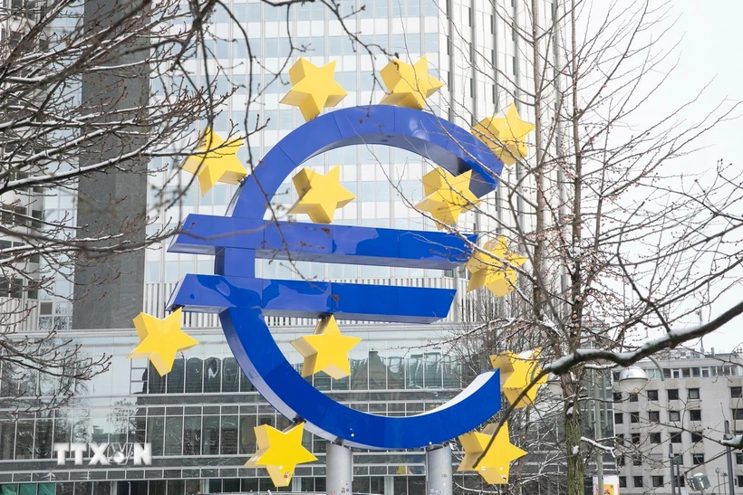 lam-phat-eurozone-tang-25-ecb-doi-mat-thach-thuc-giam-lai-suat