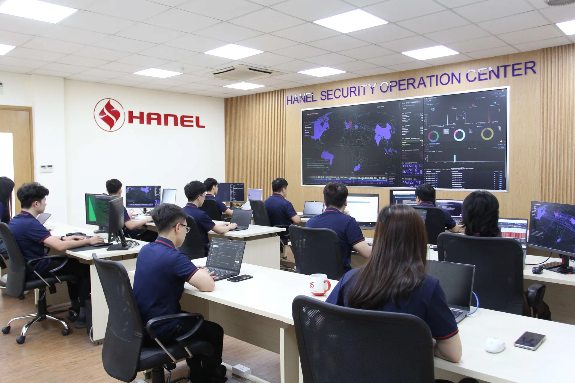 hanel-duoc-binh-chon-top-10-cong-ty-cong-nghe-uy-tin-nam-thu-5-lien-tiep