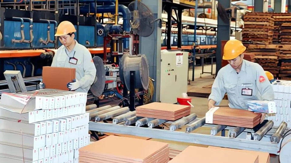 'Môi trường kinh doanh tiềm ẩn nhiều áp lực, không ít DN thu hẹp hoặc đóng cửa'