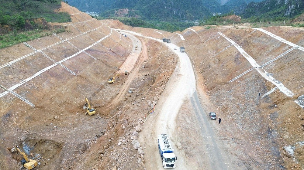 Quảng Ninh kích hoạt tăng trưởng từ vốn đầu tư công