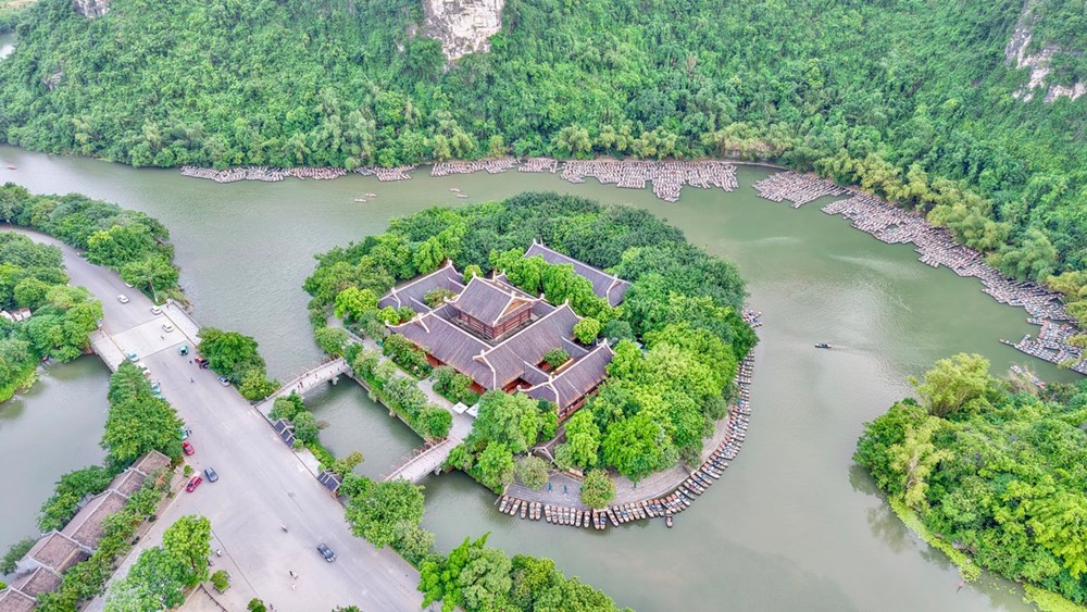 dua-ninh-binh-tro-thanh-diem-den-di-san-thien-nien-ky