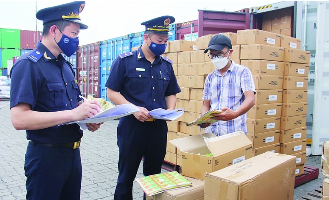 Nợ thuế bị thu hồi giấy phép kinh doanh: Đúng luật nhưng chưa phù hợp?