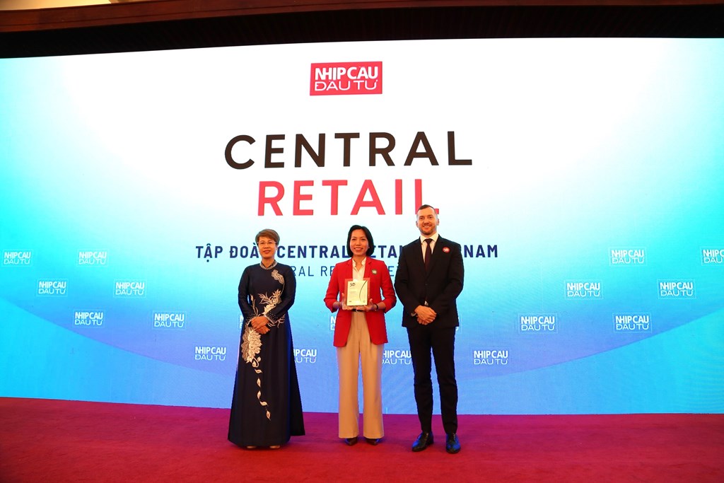 central-retail-viet-nam-duoc-vinh-danh-doanh-nghiep-phat-trien-ben-vung-tieu-bieu-2025