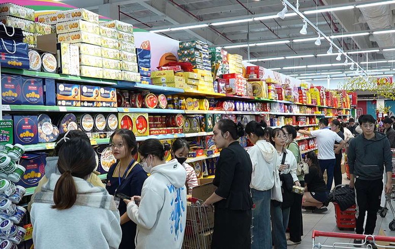 mung-4-tet-binh-ngo-2026-thi-truong-hang-hoa-vao-guong-tro-lai