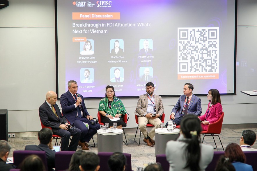 viet-nam-dang-khang-dinh-vi-the-trung-tam-doi-moi-va-phat-trien-ben-vung