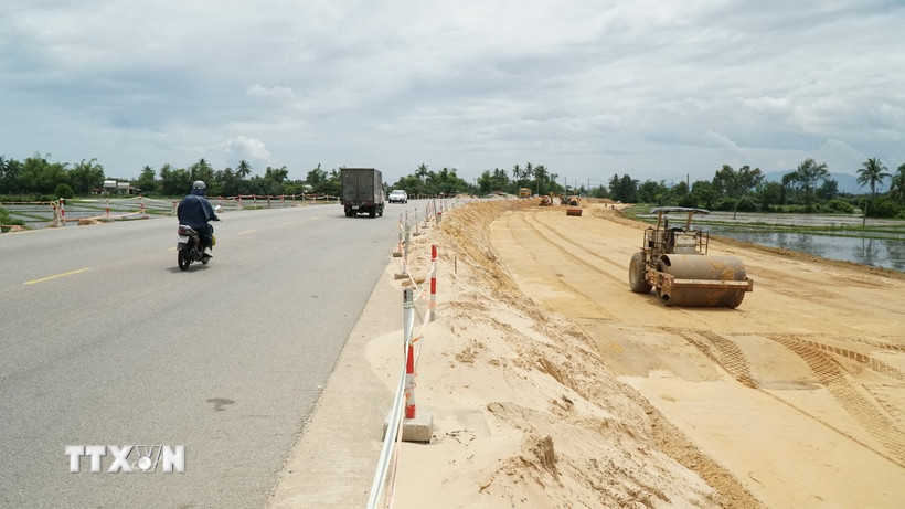 Bài 3: Phát triển đồng bộ, kết nối hạ tầng