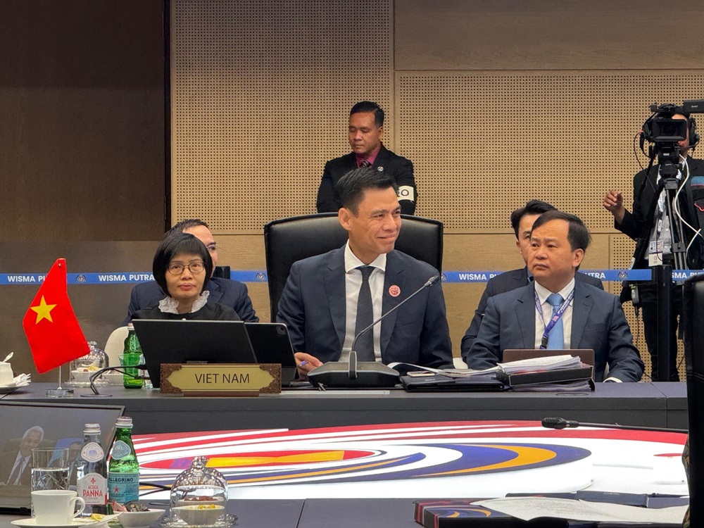 Thứ trưởng NG, Trưởng SOM ASEAN Việt Nam.jpg Thứ trưởng NG, Trưởng SOM ASEAN Việt Nam.jpg