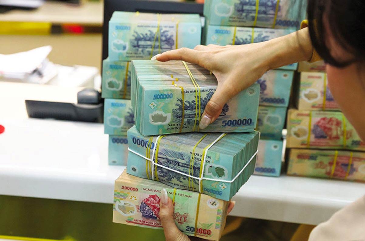 Tốc độ huy động vốn vượt tín dụng: Lãi suất bao giờ giảm mạnh?