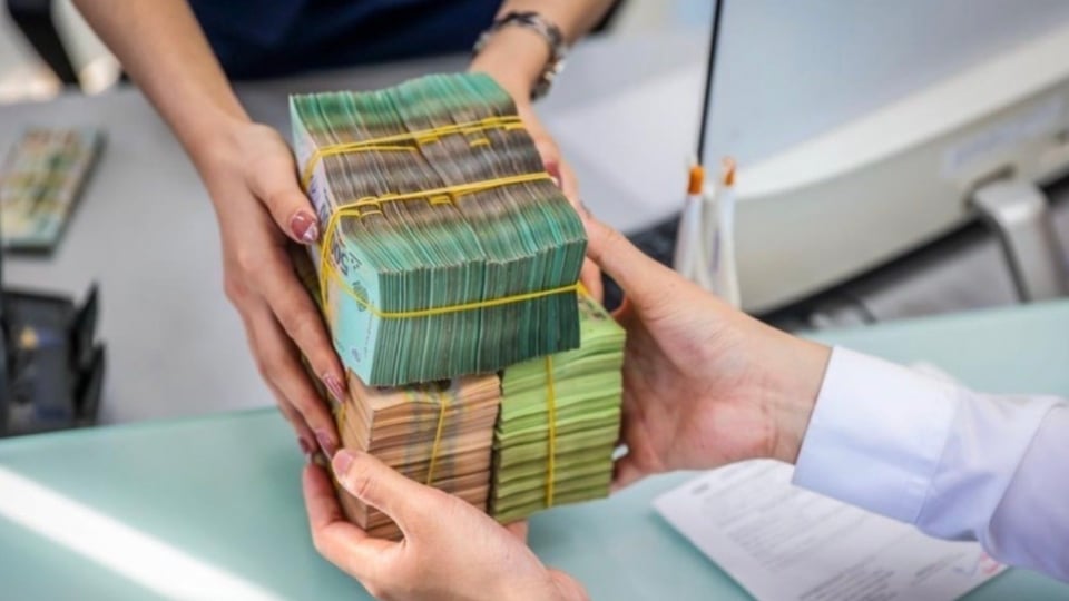 ap-luc-tang-dan-cuoc-dua-tang-lai-suat-toi-diem-bung-phat