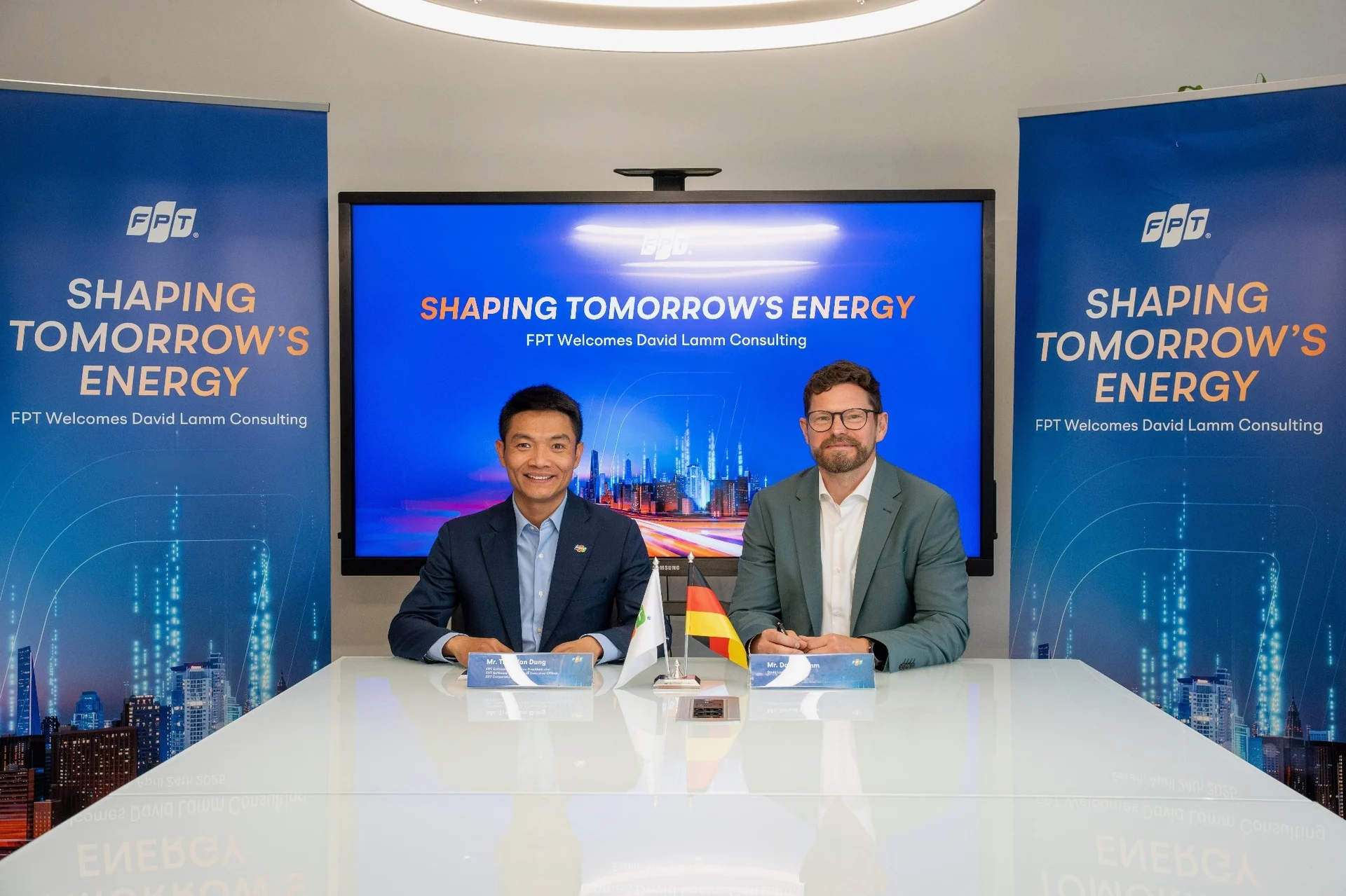 fpt-thau-tom-cong-ty-tu-van-cong-nghe-cua-duc