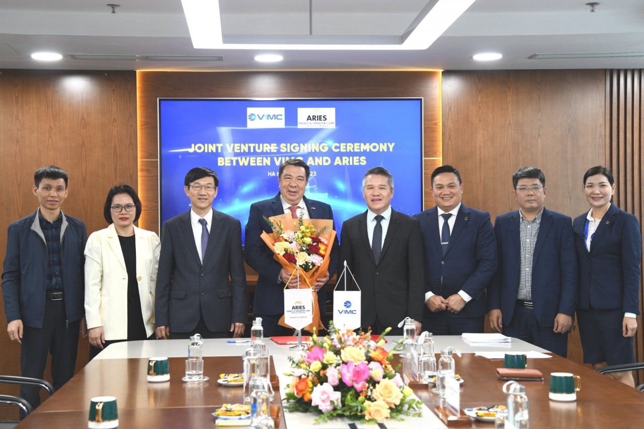 cau-noi-dua-hang-hai-viet-nam-vuon-ra-bien-lon