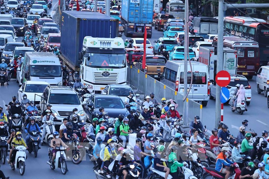 doanh-nghiep-nha-ban-le-truoc-thach-thuc-van-chuyen-giao-nhan-hang-hoa-tet